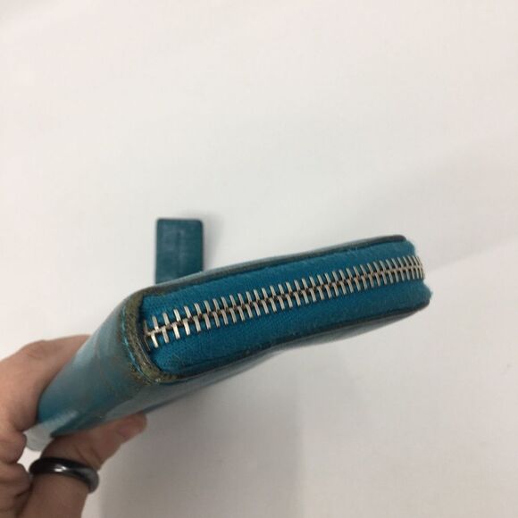 Marc Jacobs teal blue leather project wallet. **FLAWED** - Picture 7 of 16